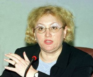 "Transferarea responsabilităţii pe timpul pandemiei este o spălare pe mâini a unora, de maximă perversitate"