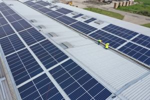 Enel România a finalizat instalarea a trei centrale fotovoltaice, în urma unei investiţii de 560.000 euro 