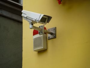 Peste 40% dintre români vor să îşi instaleze sisteme de securitate acasă în următoarele 12 luni