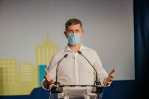 ''Fac apel către toate partidele să voteze iniţiativa «Fără penali în funcţii publice»''