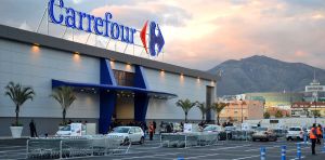 Carrefour suspendă promoţiile de "Black Friday" în Franţa