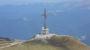 Ministrul Apărării Naţionale participă la ceremonia de resfinţire a "Crucii comemorative a Eroilor români din Primul Război Mondial"