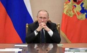 Putin promulgă legea care le acordă foştilor preşedinţi ruşi imunitate pe viaţă