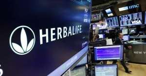 Carl Icahn obţine 600 de milioane de dolari după vânzarea unei participaţii la Herbalife