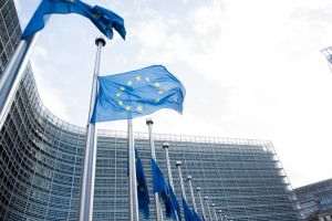 Comisia Europeană propune actualizarea abordării coordonate privind restricţiile la libera circulaţie