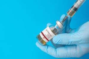 Vaccinul Sinovac funcţionează împotriva tulpinii P1 din Brazilia