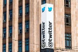 Rusia dă un ultimatum platformei de socializare Twitter pentru a elimina conţinutul său ilegal