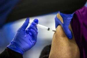 Gibraltar a devenit prima ţară din lume care şi-a vaccinat întreaga populaţie adultă