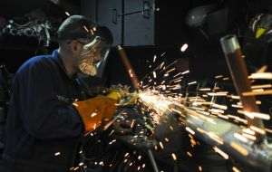 Producţia industrială a scăzut cu 3,1% în februarie, faţă de aceeaşi perioadă din 2020