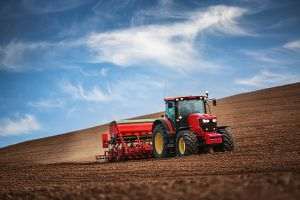 APIA primeşte cereri de plată pentru reducerea accizei la motorina utilizată în agricultură în primul trimestru din 2021