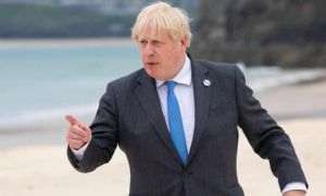 Boris Johnson ameninţă că nu va ţine cont de interdicţia UE asupra produselor din carne