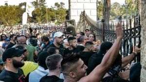 Mii de persoane au protestat împotriva restricţiilor sanitare în Cipru