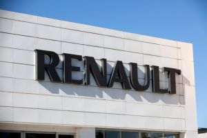 Renault va primi aproape un miliard de dolari din partea diviziei de servicii financiare