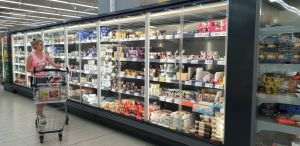 Risipă - coşul de gunoi înghite 20% din alimente