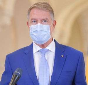 Klaus Iohannis a promulgat legea prin care se interzice instituţiilor publice să solicite copii ale documentelor emise de entităţi ale statului