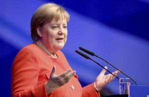 Angela Merkel îşi scrie memoriile, pentru a-şi explica principalele decizii politice