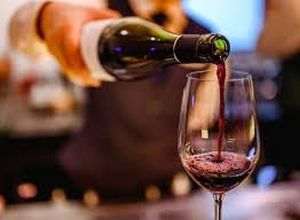 Pandemia a provocat prima scădere a exporturilor UE de vin spumant din ultimul deceniu