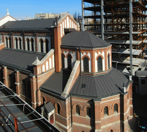 The building near the Sf. Iosif Cathedral, one step away from being pulled down