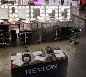 Conglomeratul indian Reliance Industries este interesat să cumpere Revlon