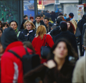 Românii reuşesc să se încadreze cu cheltuielile în venitul pe care îl au, în aceeaşi măsură ca în octombrie 2008.