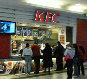 Reprezentanţii KFC: "Managementul nostru de criză se va axa pe intensificarea atenţiei programelor de training,a standardelor de servire şi de preparare".