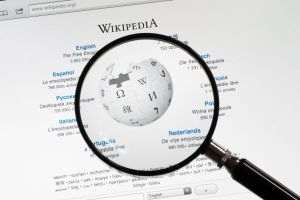 Autoritatea de reglementare a telecomunicaţiilor din Rusia adoptă măsuri de pedepsire a companiei Wikimedia Foundation