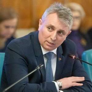 Lucian Bode cere conducerii Camerei Deputaţilor amânarea cu o săptămână a dezbaterii moţiunii simple care îl vizează