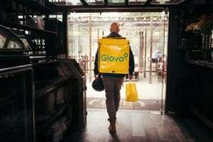 Glovo lansează programul Glovo Local - o iniţiativă ce sprijină IMM-urile din industria de retail şi restaurantele