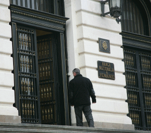 The Board of Directors of the National Bank of Romania (BNR) could decide today to reduce the mandatory minimum reserves