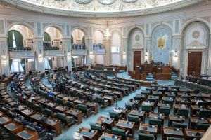 Deputaţii au adoptat un proiect care stabileşte că la o adresă nu pot fi înregistrate cu cartea de identitate peste 10 persoane 