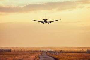 INS: Transportul aerian de mărfuri a scăzut cu 2,5%, în primul trimestru din 2023