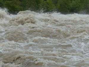 După trei zile de ploi torenţiale, inundatiile fac victime Coreea de Sud