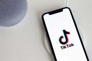 Acord de licenţă pentru muzică între Warner Music Group şi TikTok