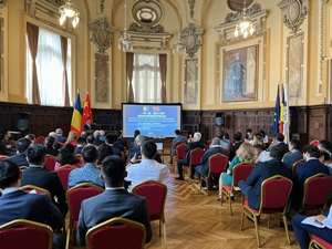 Ambasada R. P. Chineze a organizat al doilea seminar promoţional din acest an la Palatul CCIB