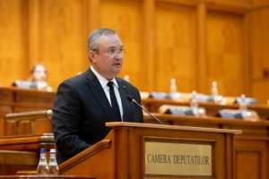 Nicolae Ciucă le-a transmis elevilor că prin învăţare îşi vor construi propria carieră