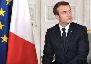 Macron promite să "preia din nou controlul" asupra preţurilor la electricitate până la sfârşitul anului