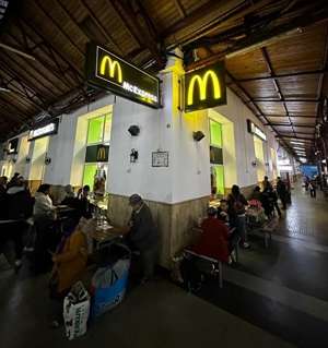 Restaurantul McDonald's din Gara de Nord a fost închis temporar de ANPC