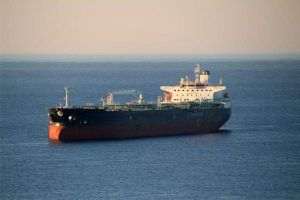 BBC: Un petrolier comercial a fost lovit de o rachetă trasă din Yemen