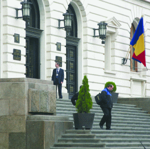 Băncile cer ajutor de la Centru ca să reia creditarea