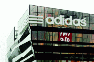 "Adidas" - aproape fără profit