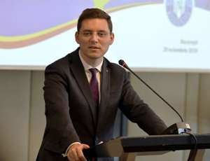 Victor Negrescu: "Am transmis în PE solicitarea ca în Constituţie să avem explicit că România este parte a UE şi a NATO"