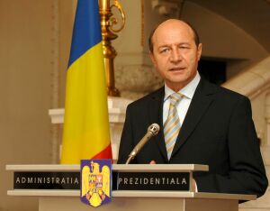 Băsescu: Din criză ieşim toţi împreună, ori nu ieşim niciunul