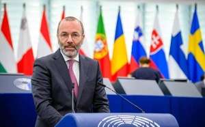 Manfred Weber: "PPE susţine în totalitate extinderea Spaţiului Schengen"