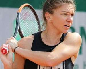 Presă: Simona Halep revine pe teren după un an şi jumătate