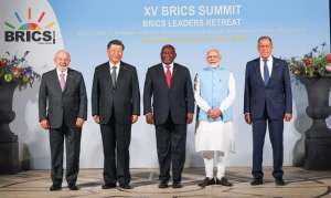 Reuters: Banca BRICS vrea să acorde împrumuturi în valoare de cinci miliarde de dolari în 2024