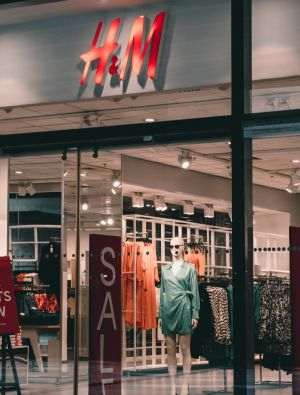 TradeVille: H&M priveşte cu optimism spre viitor