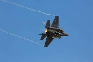 Costuri tot mai mari şi fiabilitate tot mai scăzută pentru avioanele F-35