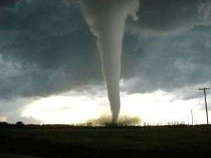 DPA: Zeci de tornade fac ravagii în regiunea Midwest din SUA