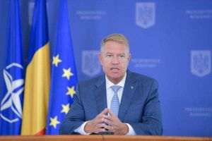 Klaus Iohannis: Ziua Veteranilor de Război ne readuce în memorie meritele celor care, cu mult curaj şi patriotism, au luptat pentru apărarea independenţei