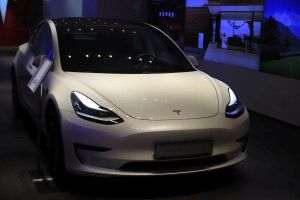 Reuters: Tesla a dat în judecată o companie de baterii din India pentru furtul mărcii